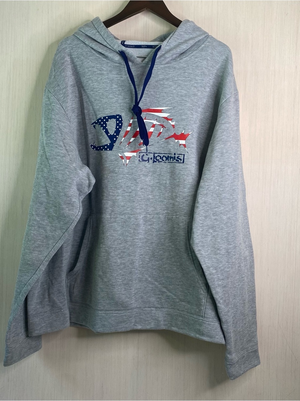 G. Loomis Men's American Flag Fish Graphic Sweatshirt Hoodie Gray 2XL